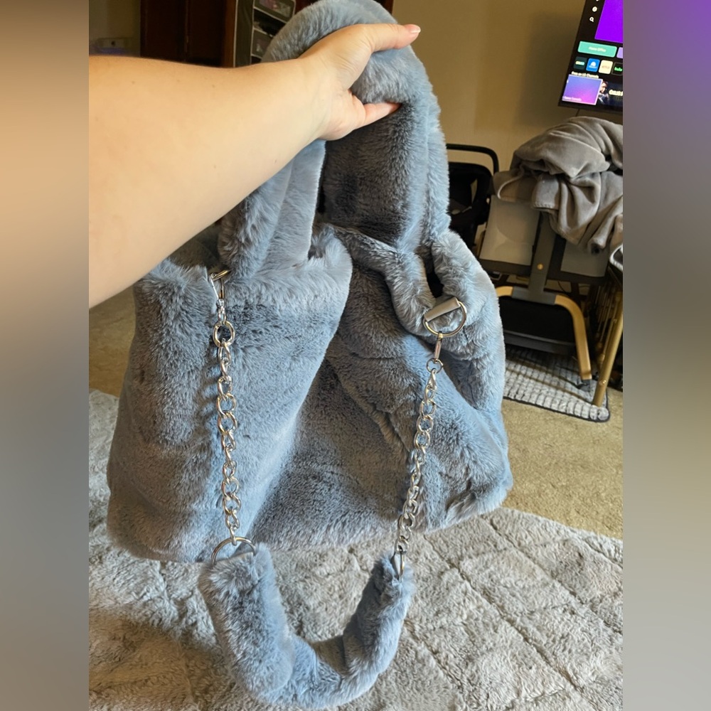 Dollskill blue furry weekender